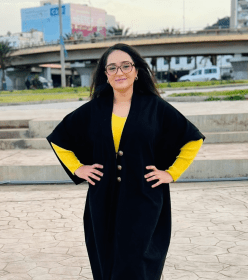 ✨ اكتشفي الأناقة والفخامة مع عبايتنا الراقية ✨